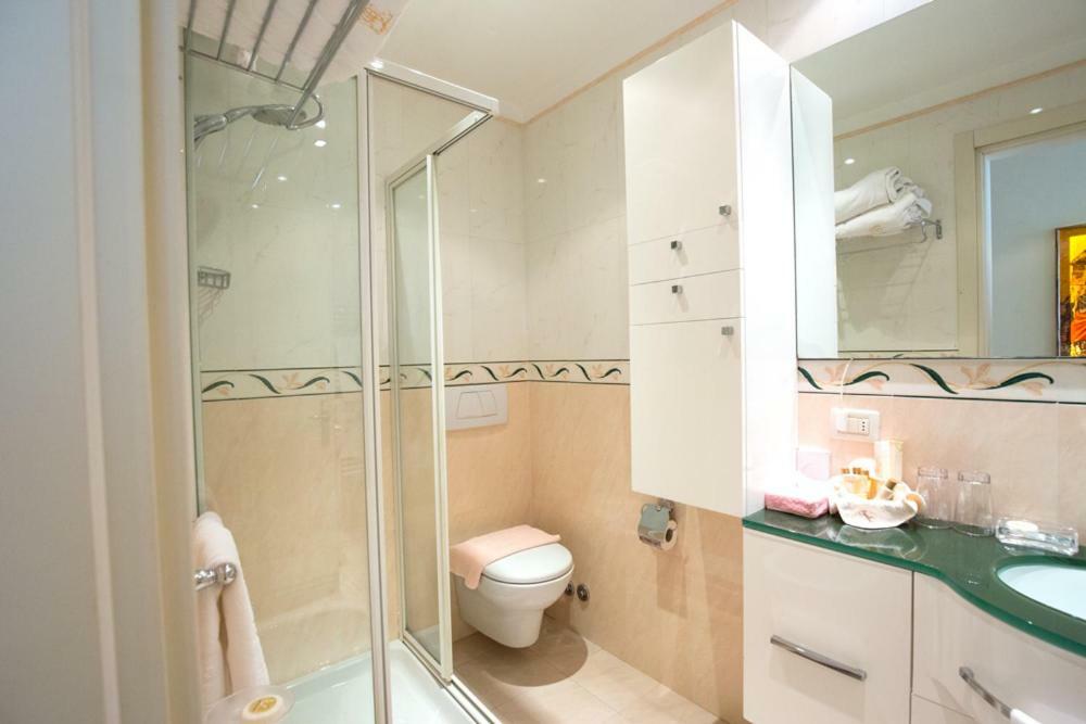 Aparthotel England Riccione Ngoại thất bức ảnh